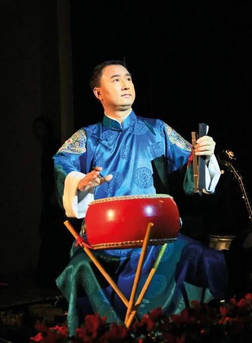 舞臺(tái)藝術(shù)的追夢人